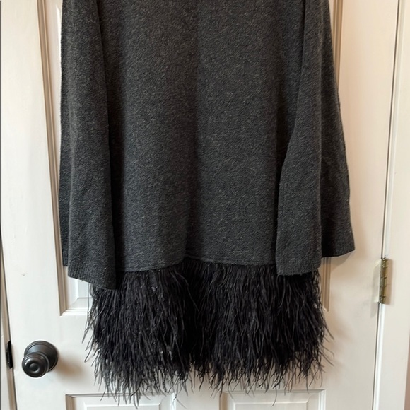 Chelsea28 Nordstrom Chic Black Sweater with Ostrich Feather Hem - Size Medium - Picture 10 of 10